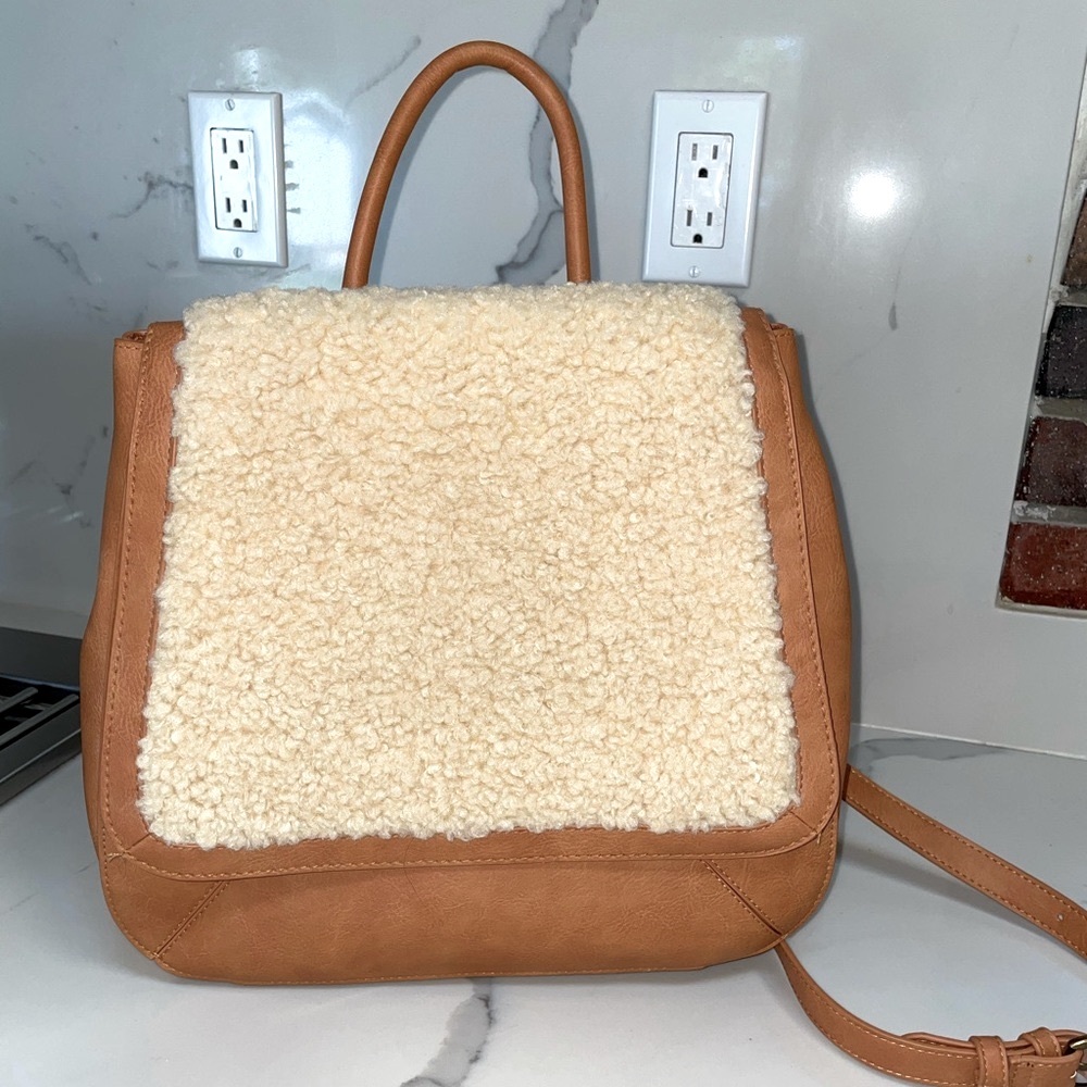 ✨ NWT Universal Thread Faux Shearling Backpack